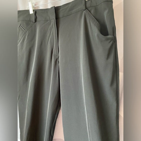 WOMEN’S NIKE GOLF PANTS, Cropped DRI-FIT UV size 12, Black NWOT - Picture 3 of 7